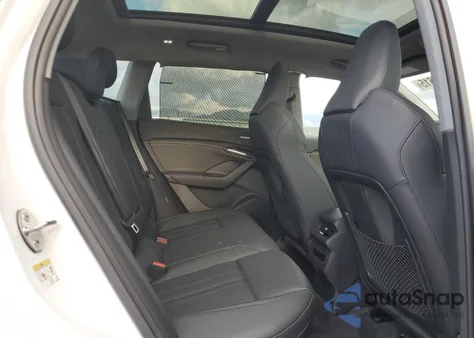 2025 Audi Q6 E-Tron Premium Plus z USA, uszkodzony, nr VIN WA124BGF6SA019470